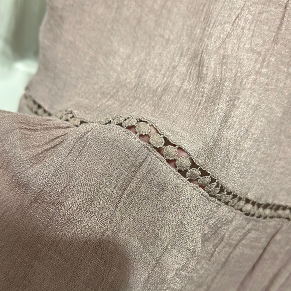 Elegant Lace Cold Shoulder Dress in Mauve - Picture 5 of 10